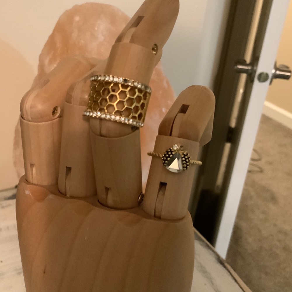 Bumble bee and honey comb ring set